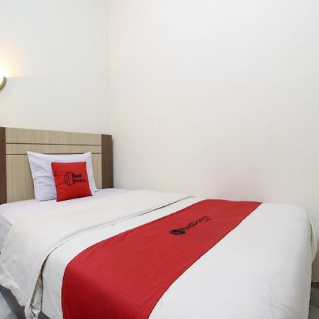 Reddoorz Plus Near Stadion Mandala Krida Yogyakarta Eksteriør bilde