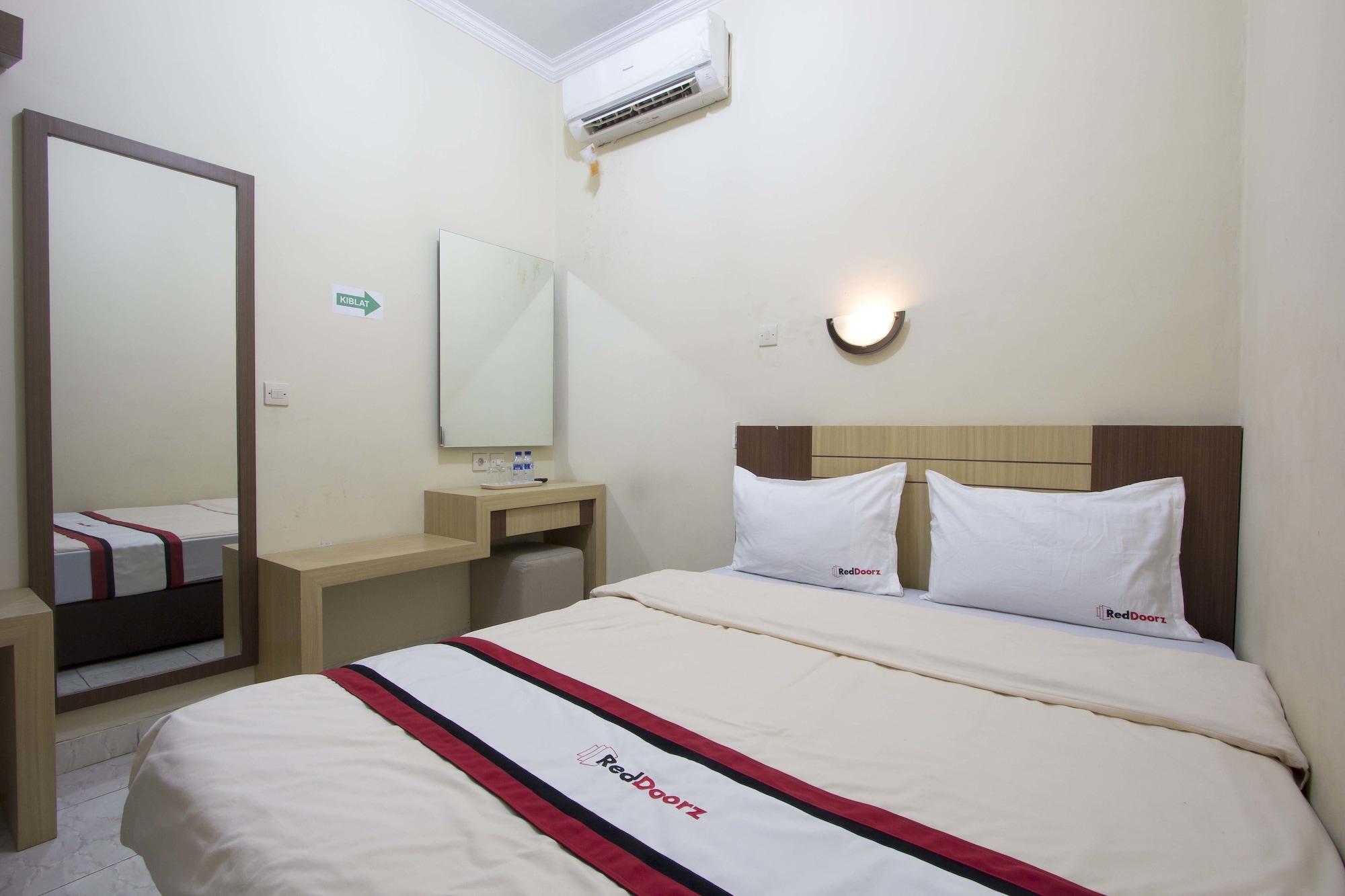 Reddoorz Plus Near Stadion Mandala Krida Yogyakarta Eksteriør bilde
