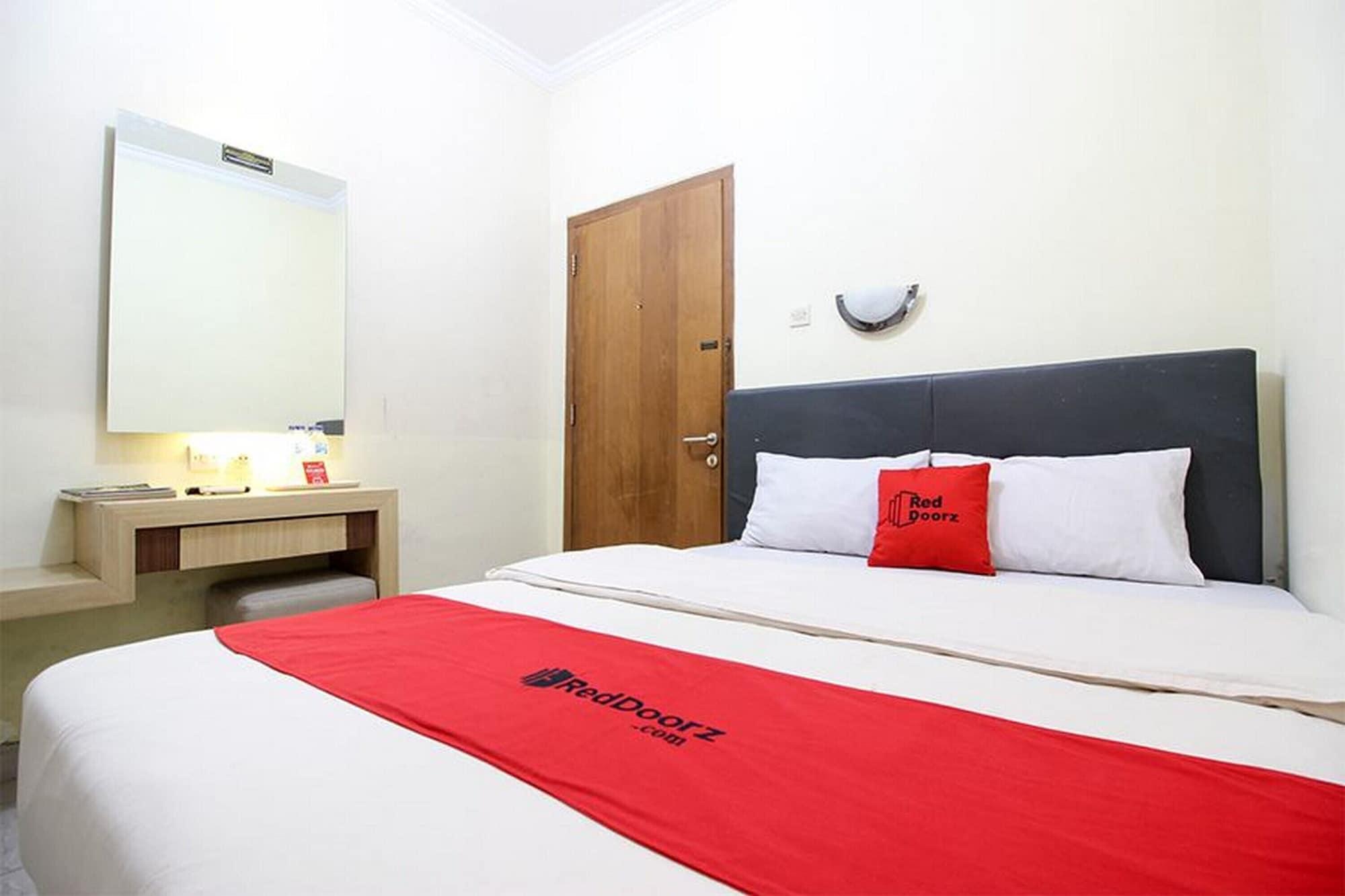 Reddoorz Plus Near Stadion Mandala Krida Yogyakarta Eksteriør bilde