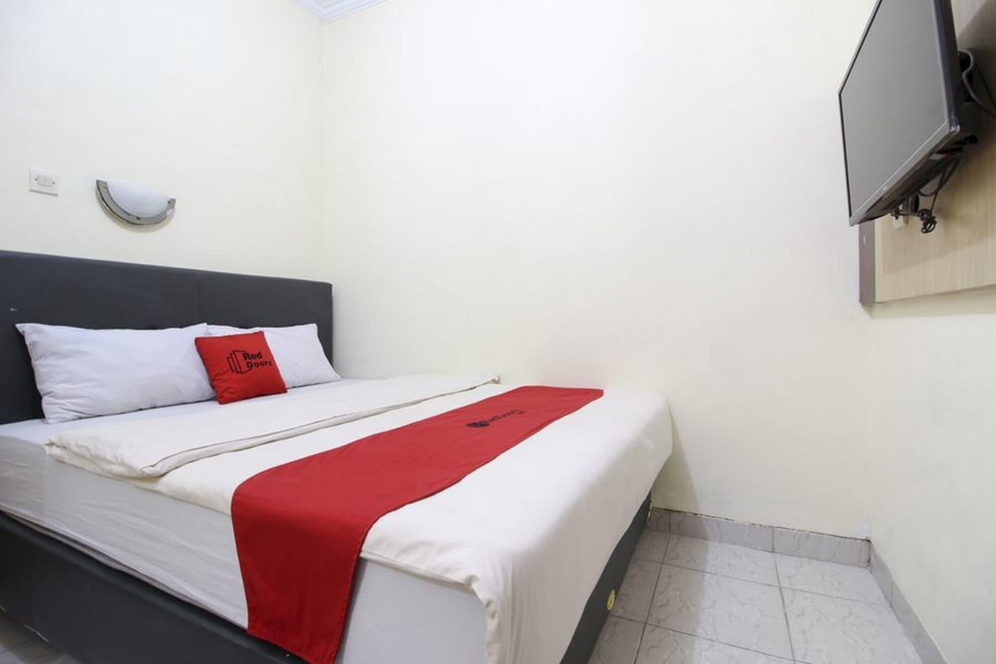 Reddoorz Plus Near Stadion Mandala Krida Yogyakarta Eksteriør bilde