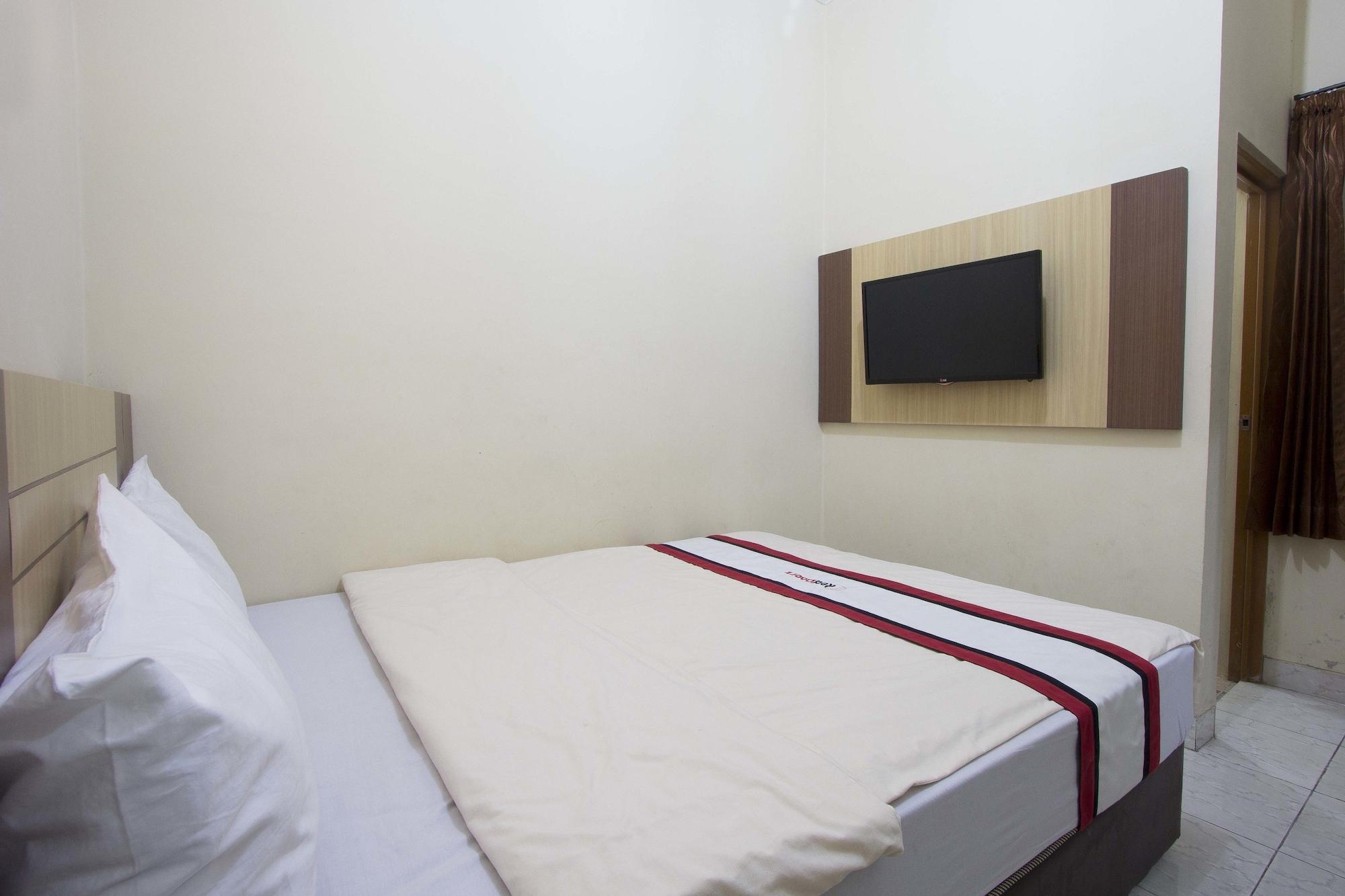 Reddoorz Plus Near Stadion Mandala Krida Yogyakarta Eksteriør bilde