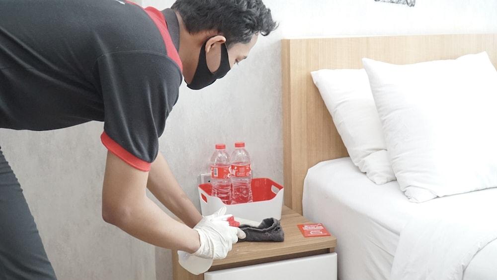Reddoorz Plus Near Stadion Mandala Krida Yogyakarta Eksteriør bilde