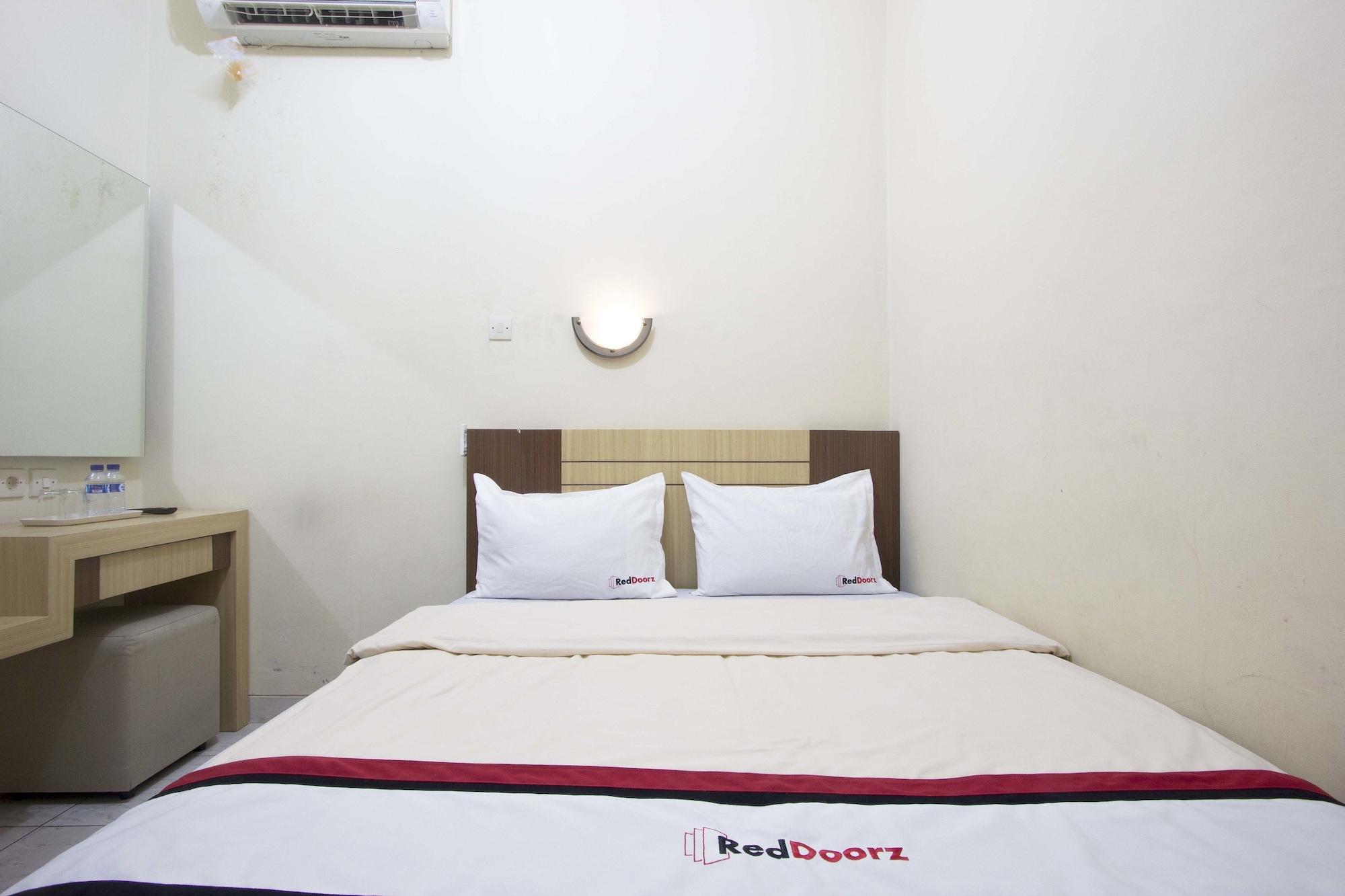 Reddoorz Plus Near Stadion Mandala Krida Yogyakarta Eksteriør bilde