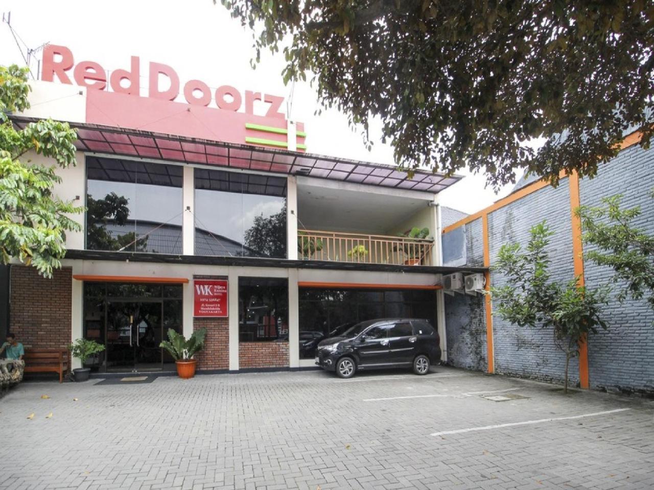 Reddoorz Plus Near Stadion Mandala Krida Yogyakarta Eksteriør bilde