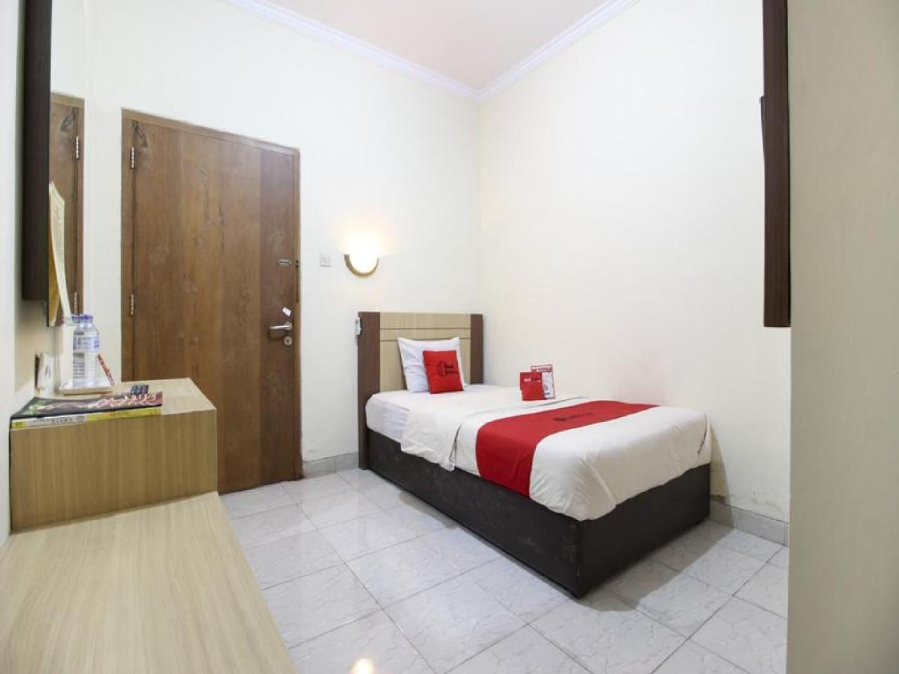 Reddoorz Plus Near Stadion Mandala Krida Yogyakarta Eksteriør bilde