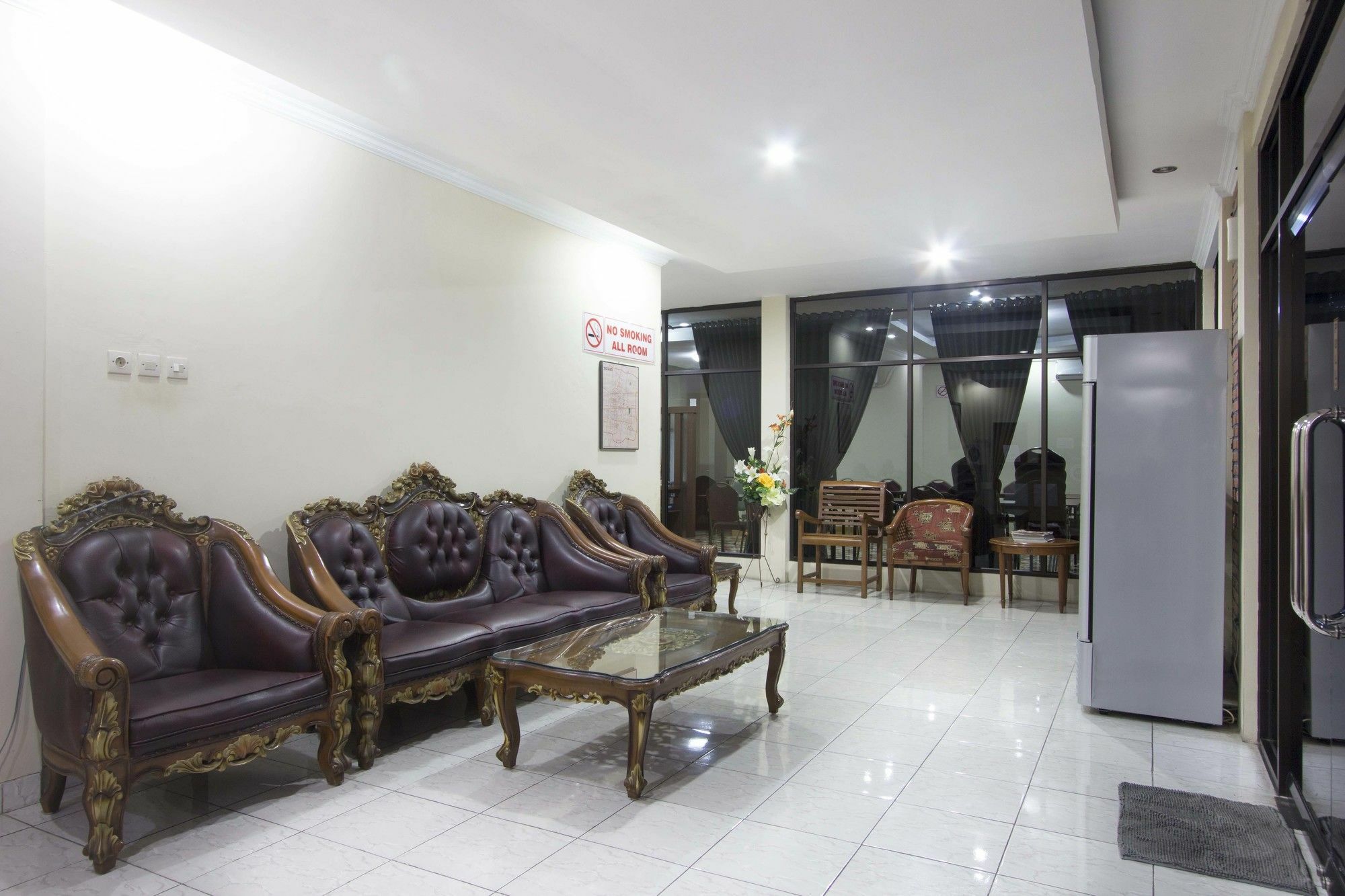 Reddoorz Plus Near Stadion Mandala Krida Yogyakarta Eksteriør bilde