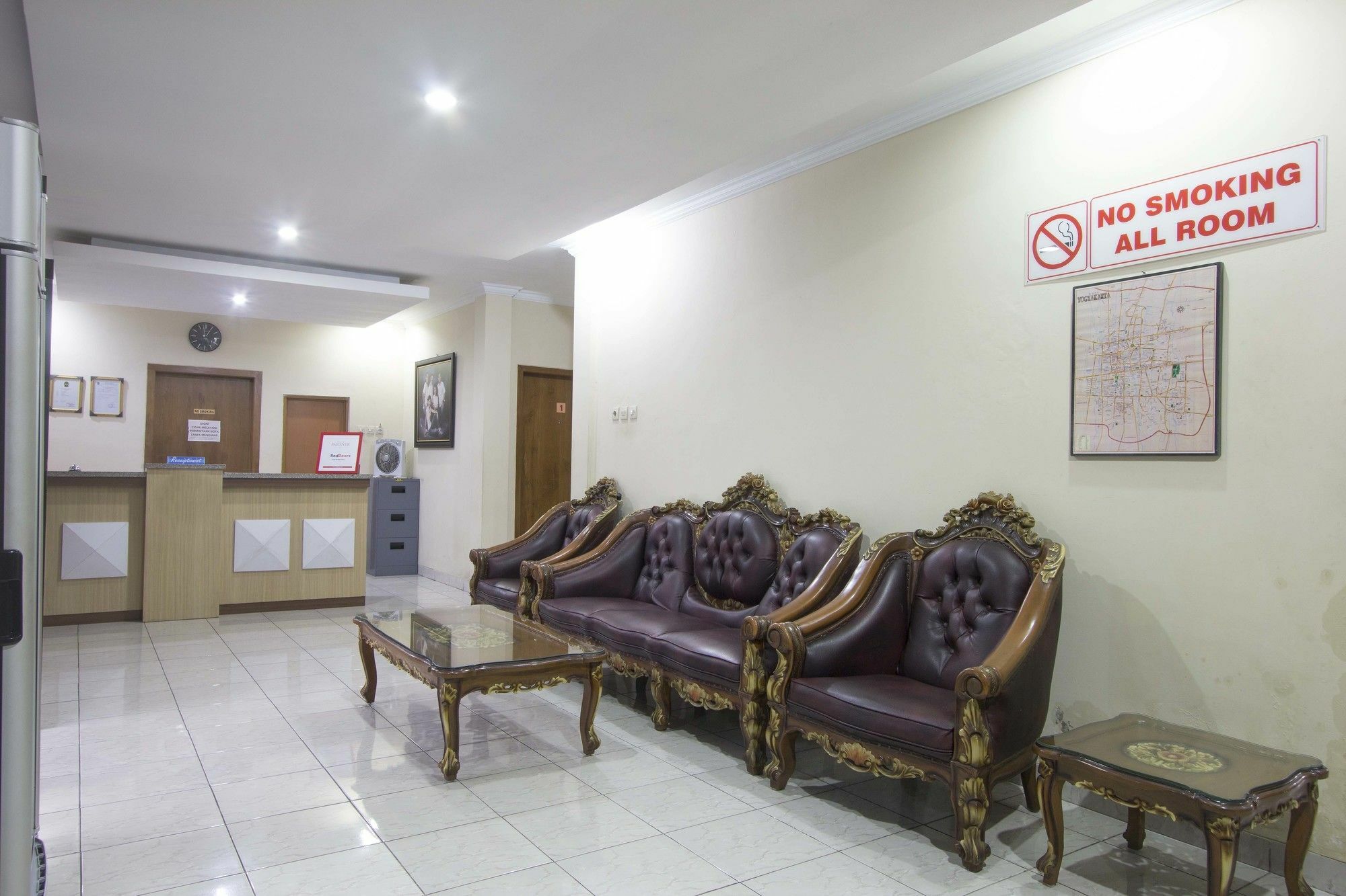 Reddoorz Plus Near Stadion Mandala Krida Yogyakarta Eksteriør bilde